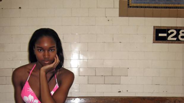 09_damaris-lewis_portrait_01.jpg